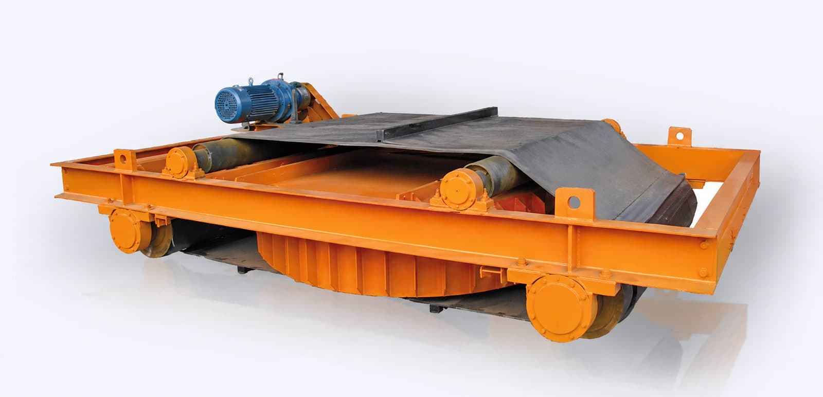 RCDD type self cooling self dumping electromagnetic iron remover used in mining process context